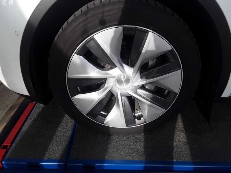 Vehicle image 18
